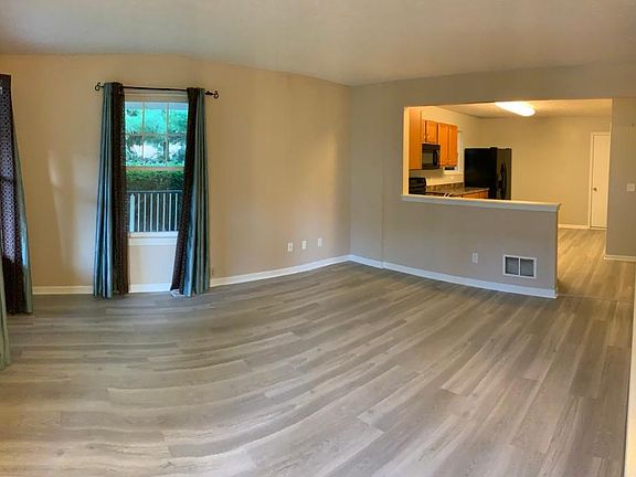 4th image of 4521 W 193rd St