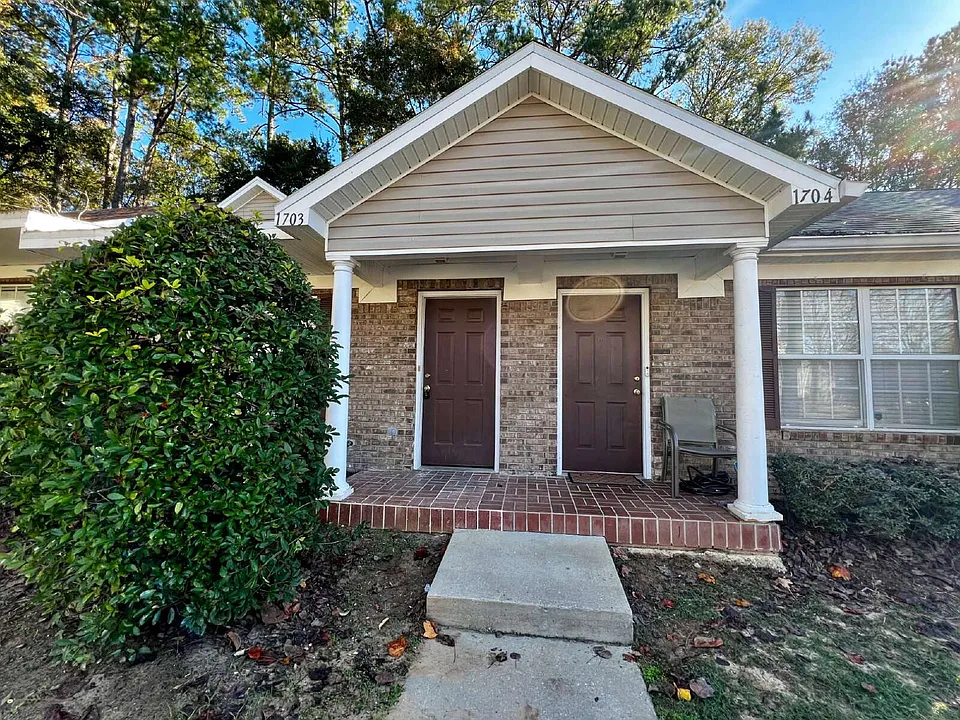 2738 W Tharpe St #1406