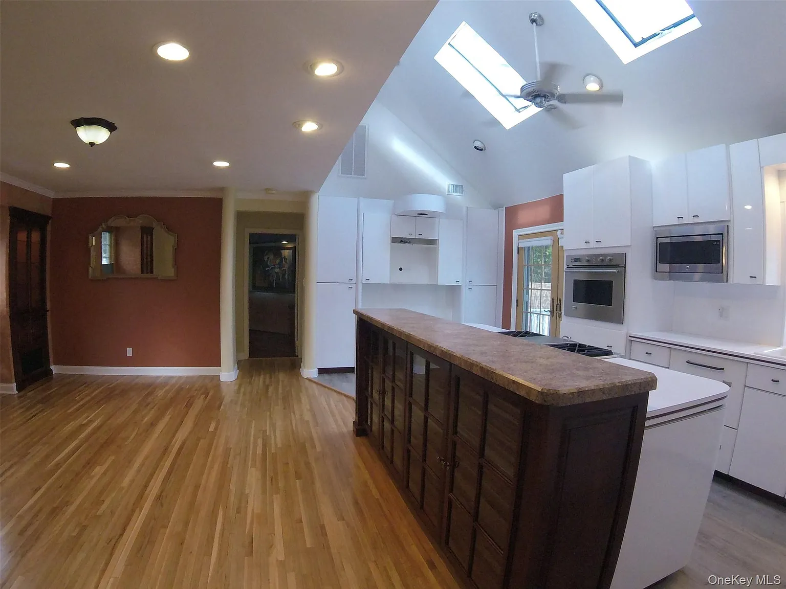 1 bed, 1.0 bath, 648 sqft, $2,600 — Photo 3