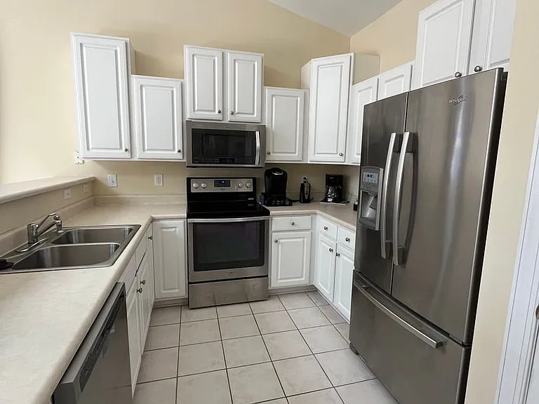 5006 Carleton Dr #113 — Photo 11