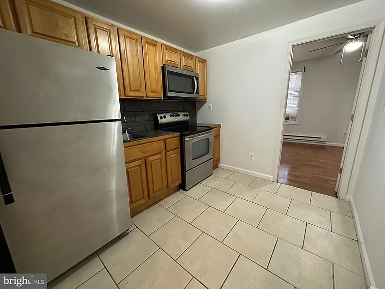 1915 Wharton St #2 — Photo 3