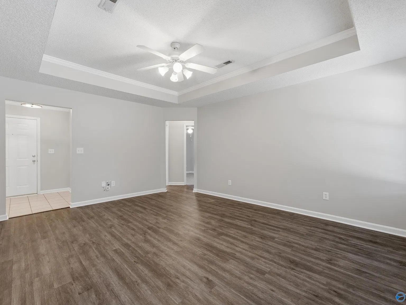 3 bed, 2.0 bath, 1381 sqft, $1,700 — Photo 3