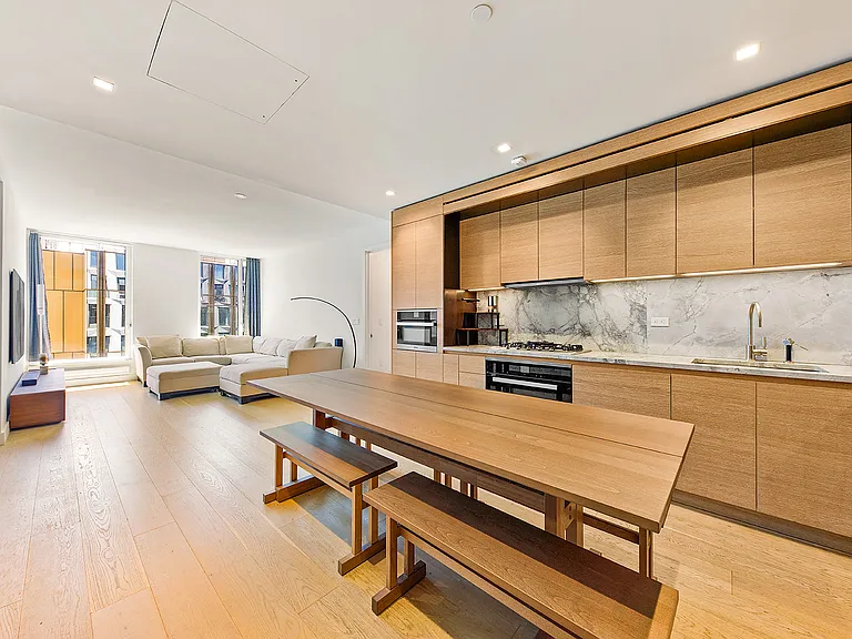 215 W 28th St #12F — Photo 3