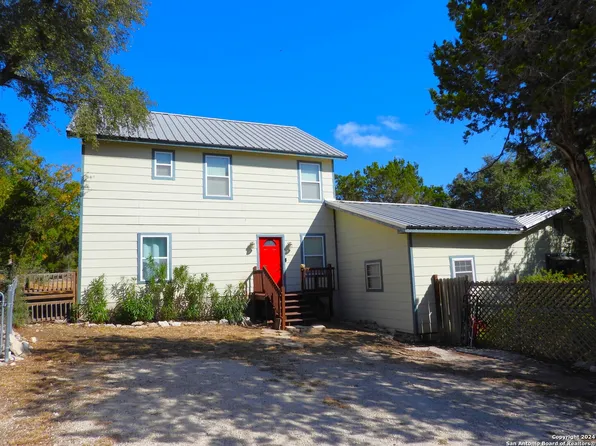 155 SCENIC CIRCLE, Lakehills, TX 78063