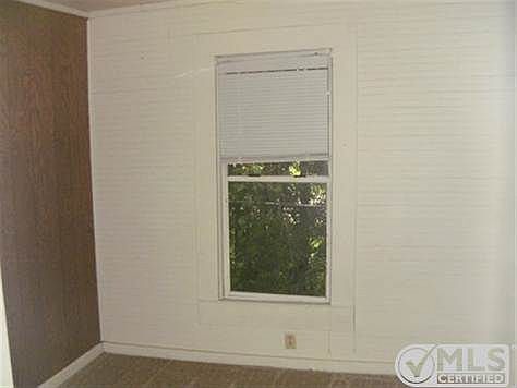 5th image of 844 Robert And Trudie Perkins Way