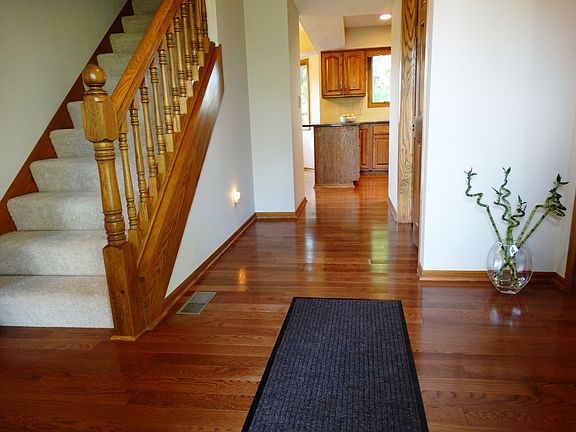 4th image of 150 Briarbend Blvd
