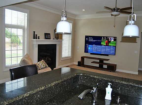 3rd image of 7516 Hickory Valley Dr