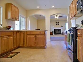 2nd image of 11929 Gramercy Pl