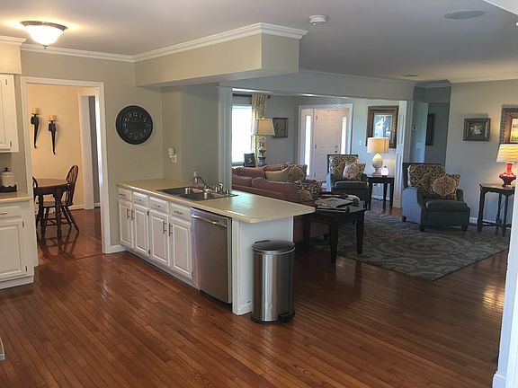 Open concept floor plan
