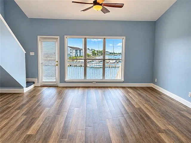 2 bed, 2.5 bath, 1115 sqft, $1,650 — Photo 2