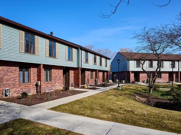 15 Winston Ct Unit 15, Amherst, MA 01002