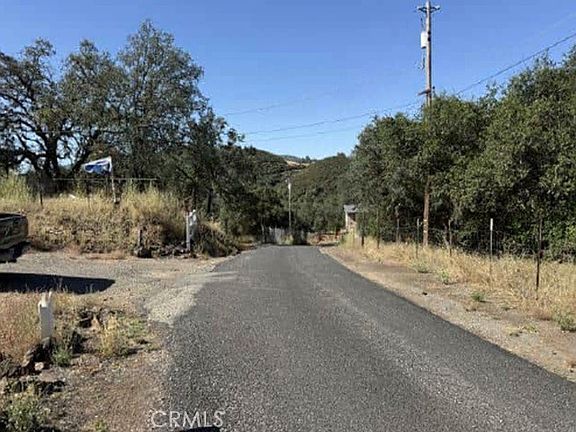 4th image of 2538 Golden Gate Dr