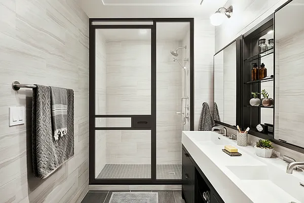 Rented by Extell Marketing Group LLC | media 35