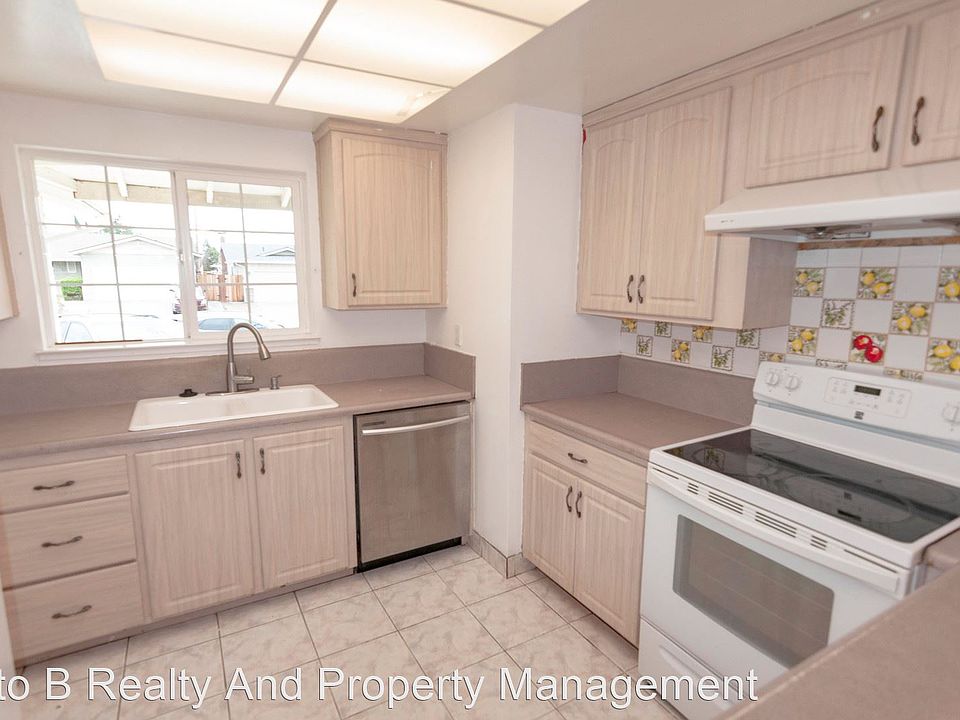 1st image of 1755 Yosemite Dr