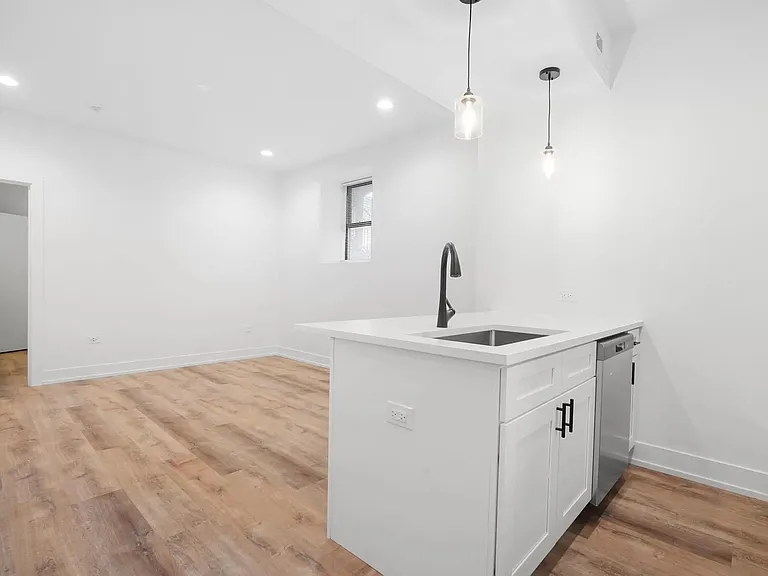 2219 N Hamilton Ave #6 — Photo 5