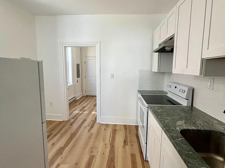 4413 Walnut St #2R — Photo 4