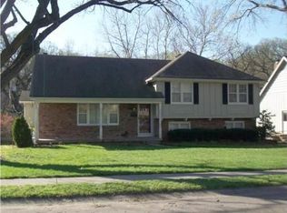 4901 W 100th Ter, Overland Park, KS 66207