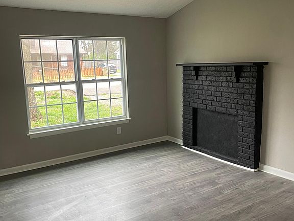 2nd image of 3552 Chesapeake Dr #3552