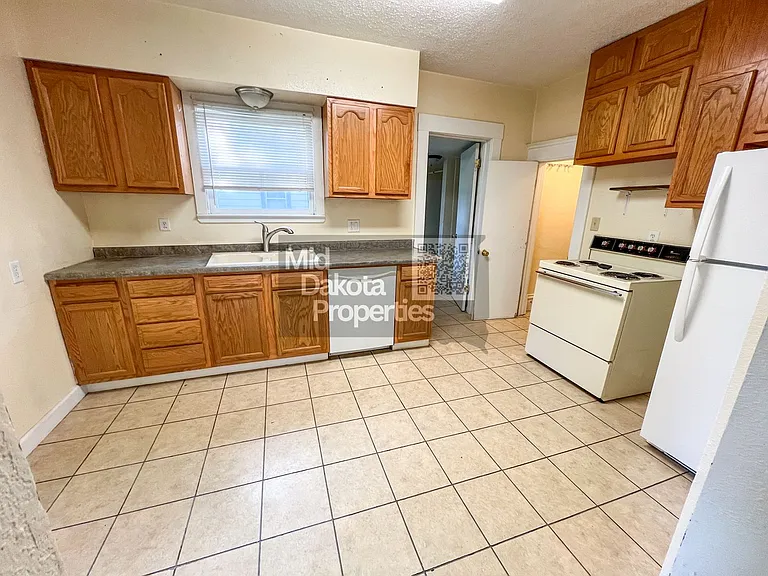 605 W 10th Ave — Photo 3