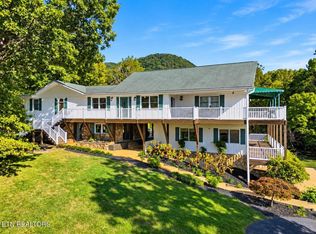 8414 Bud Hawkins Rd, Corryton, TN 37721
