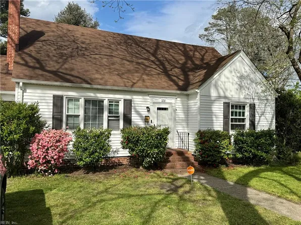 1036 Macarthur Dr, Suffolk, VA 23434