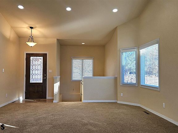 4th image of 19 Bluestem Dr