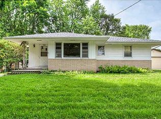 3308 Crestmoor Pl, Des Moines, IA 50310