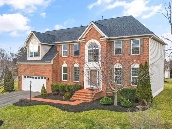 10829 Heaven Scent Ln, Manassas, VA 20110