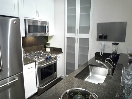 Rented by Anchor Associates | media 7