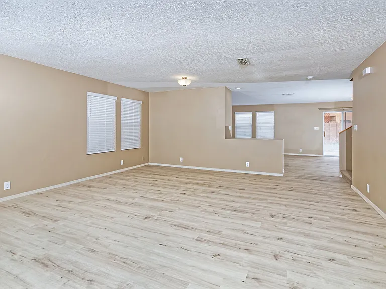 6900 Poppy Pl NW — Photo 3