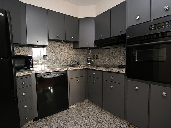 4th image of 300 Lynn Shore Dr APT 905