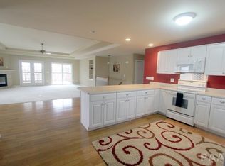 3719 W Golf Creek Dr, Peoria, IL 61615