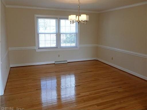3rd image of 5501 Springwood Dr
