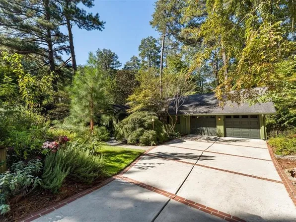 892 Castle Falls Dr NE, Atlanta, GA 30329