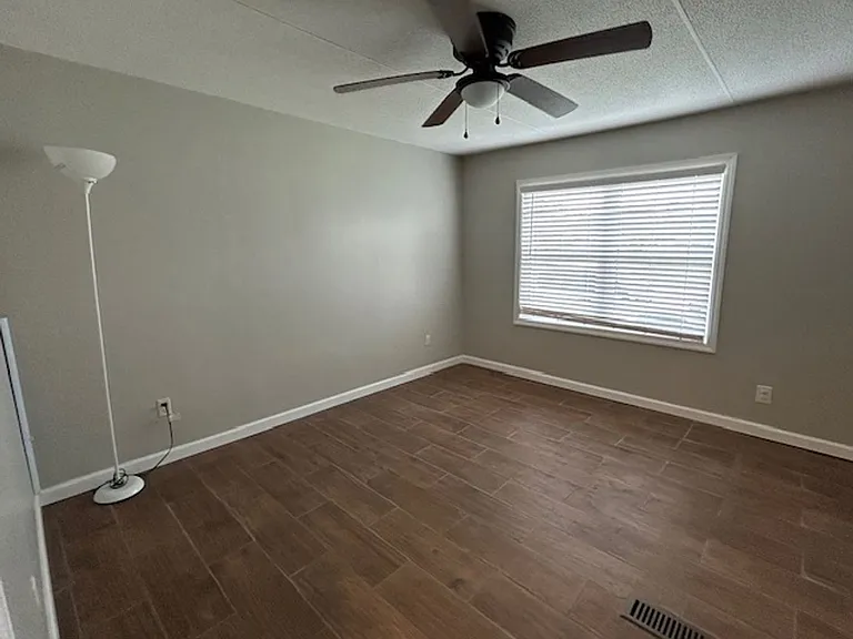 1245 Howell Rd — Photo 8
