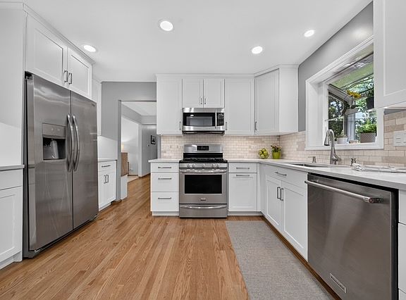 3rd image of 16 Falkirk Rd