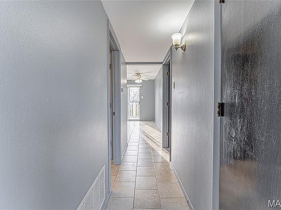 3rd image of 10342 Parkman Dr