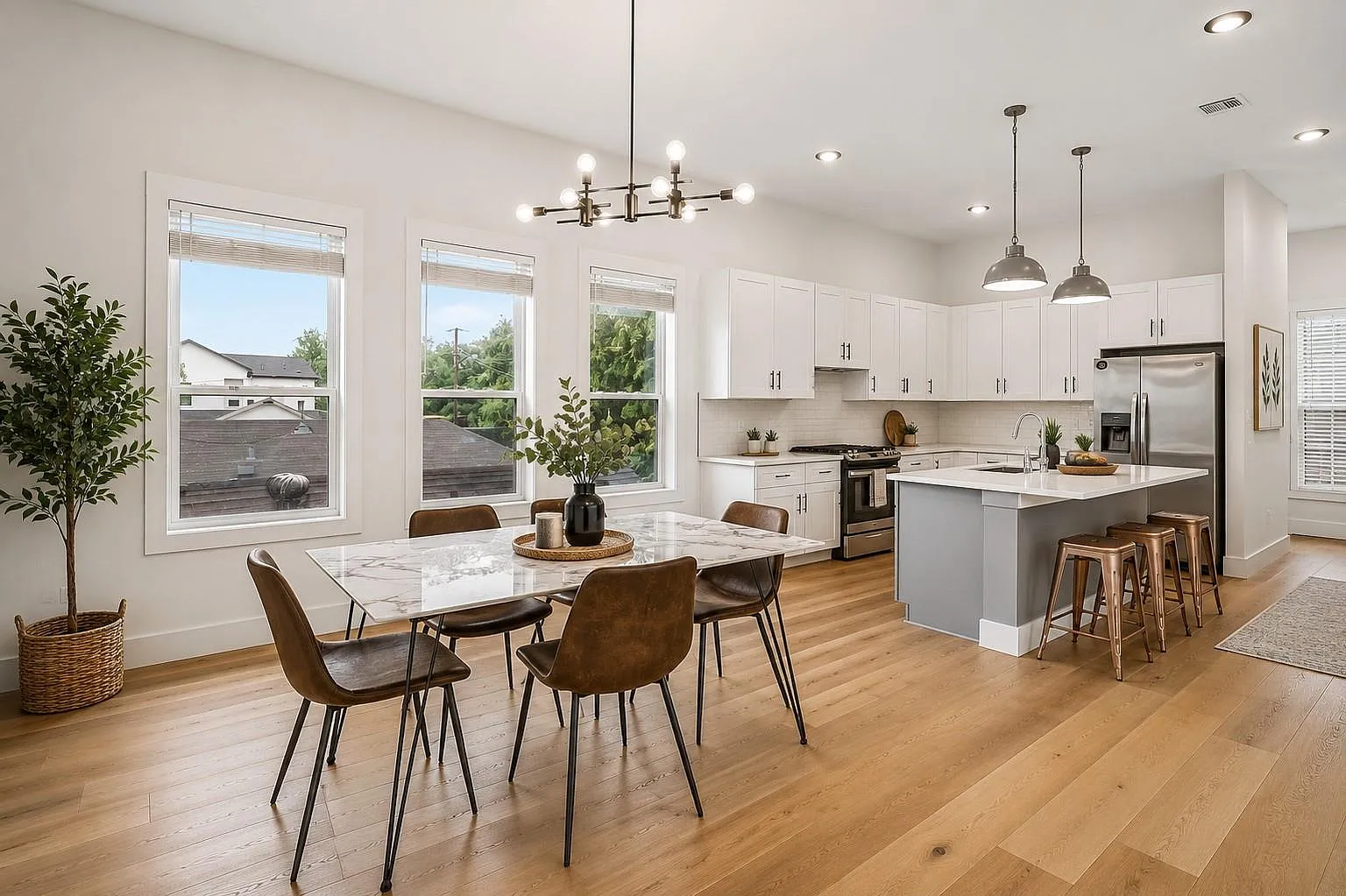 3 bed, 3.5 bath, 2747 sqft, $3,175 — Photo 3
