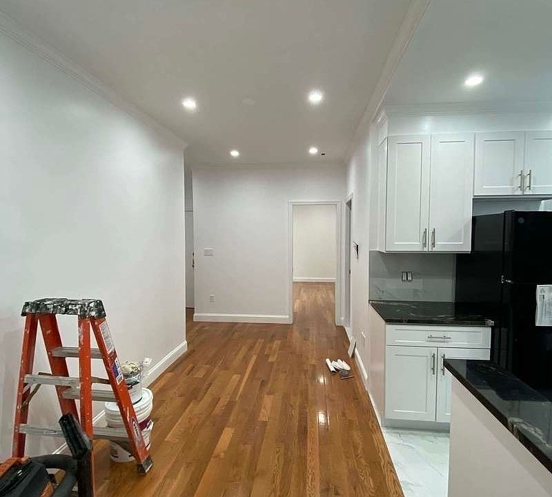 1st image of 155 E 2nd St #5