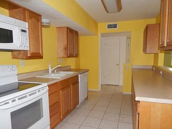 3rd image of 11842 N 107th Ave