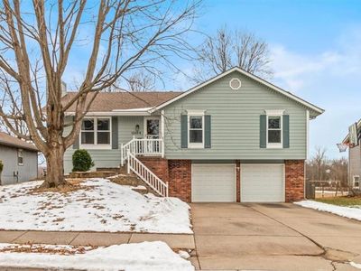 1048 SW Twin Creek Dr, Lees Summit, MO, 64081