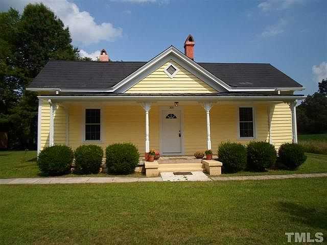 1st image of 303 S Railroad St
