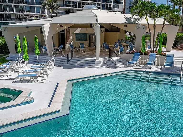 4031 Gulf Shore Blvd N #25 — Photo 27