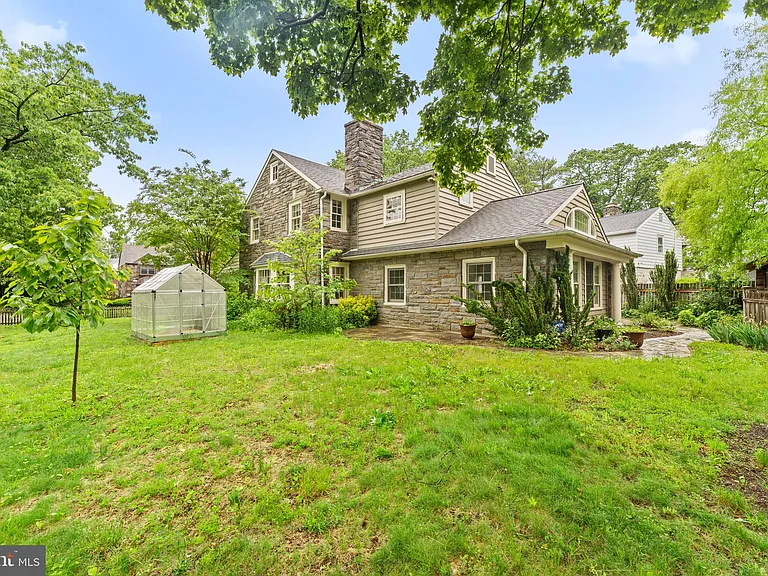 471 Athens Ave — Photo 38