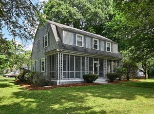 30 Forest Hill Ave, Lynnfield, MA 01940