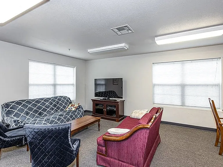 Wyndam Place Senior Residence - Lawrence — Photo 14