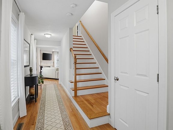 3rd image of 5 Juniper Rdg Unit 5