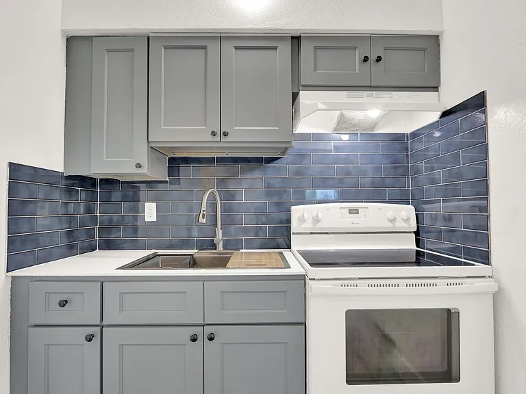 2701 Avenue E #15 — Photo 9