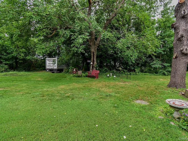 376 Terryville Rd — Photo 4