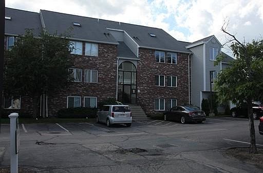 2nd image of 120 Burkhall St Unit P